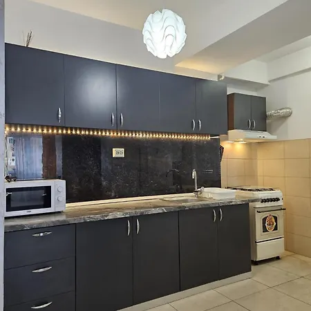 Apartment Monaco Summerland *