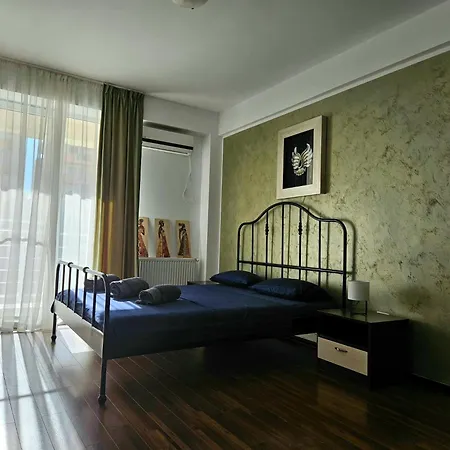 Apartment Monaco Summerland *
