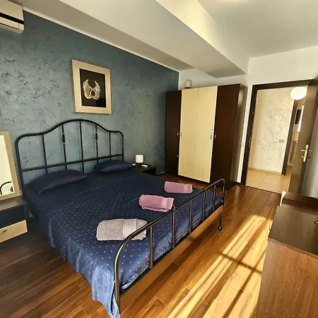 Apartment Monaco Summerland Mamaia