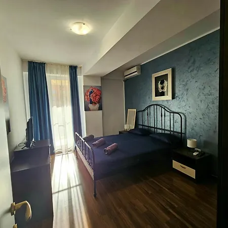 Apartment Monaco Summerland