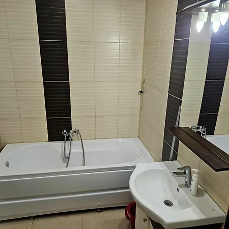 Apartment Monaco Summerland *