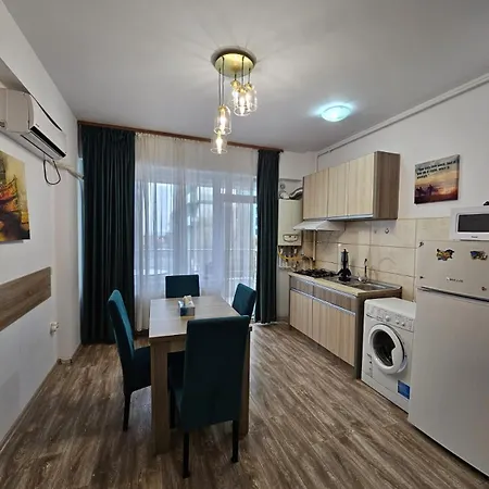 Monaco Summerland Apartment *