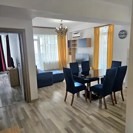 Monaco Summerland Mamaia