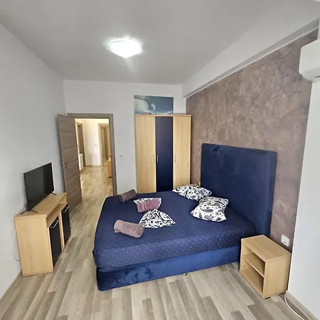 Monaco Summerland Mamaia