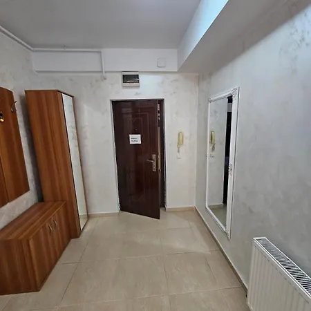 Apartment Monaco Summerland *