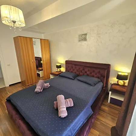 Apartment Monaco Summerland *