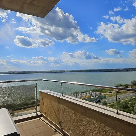 Monaco Summerland Apartment Mamaia